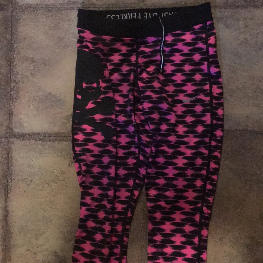 SoulCycle NIke Dri-Fit xs Capri NWOT
